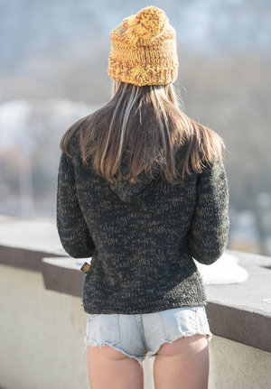 18 tear old schoolgirl Tiff Bannister takes selfies while disrobing in bedroom